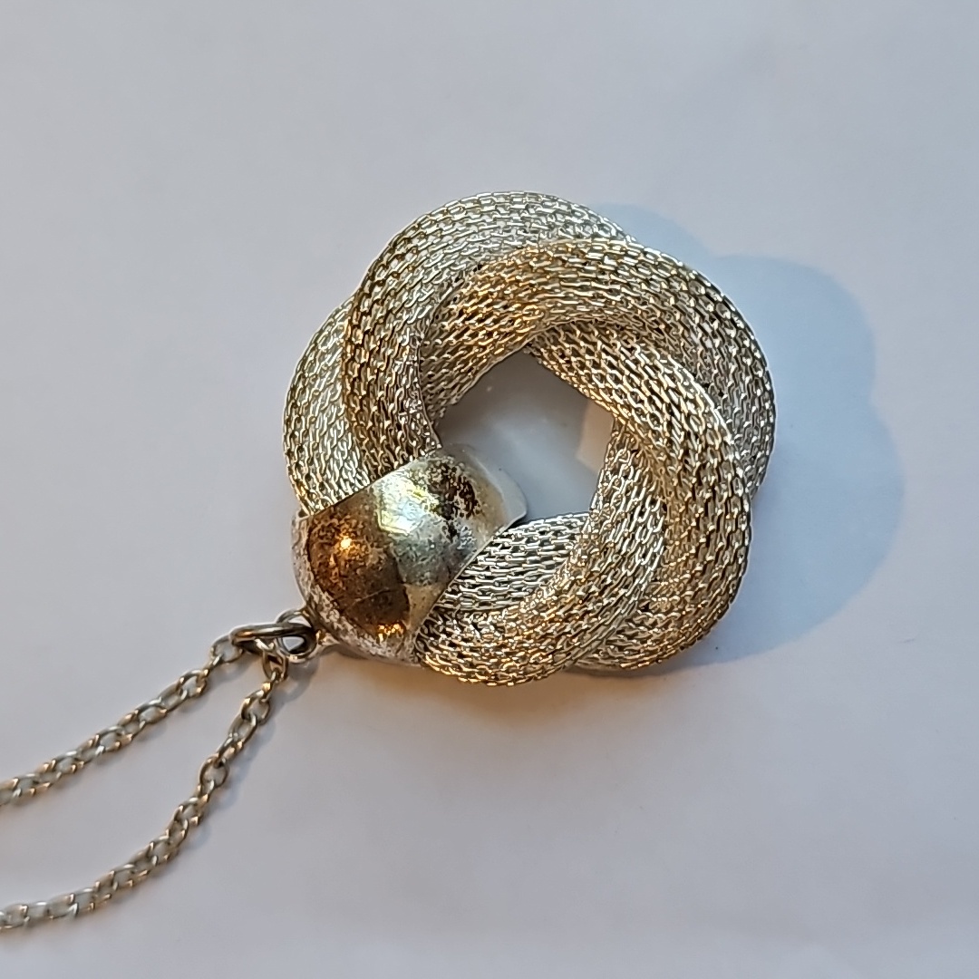 Silver Tone Necklace And Pendant